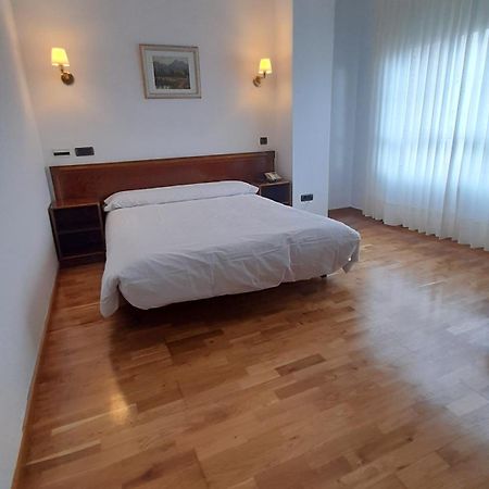Hotel Las Moreras 莱昂 外观 照片