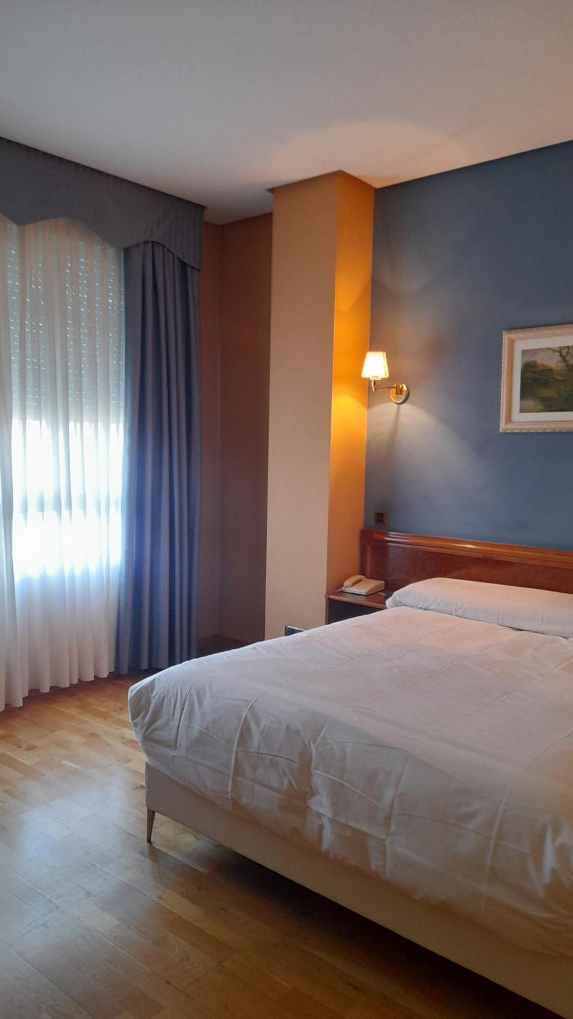 Hotel Las Moreras 莱昂 外观 照片