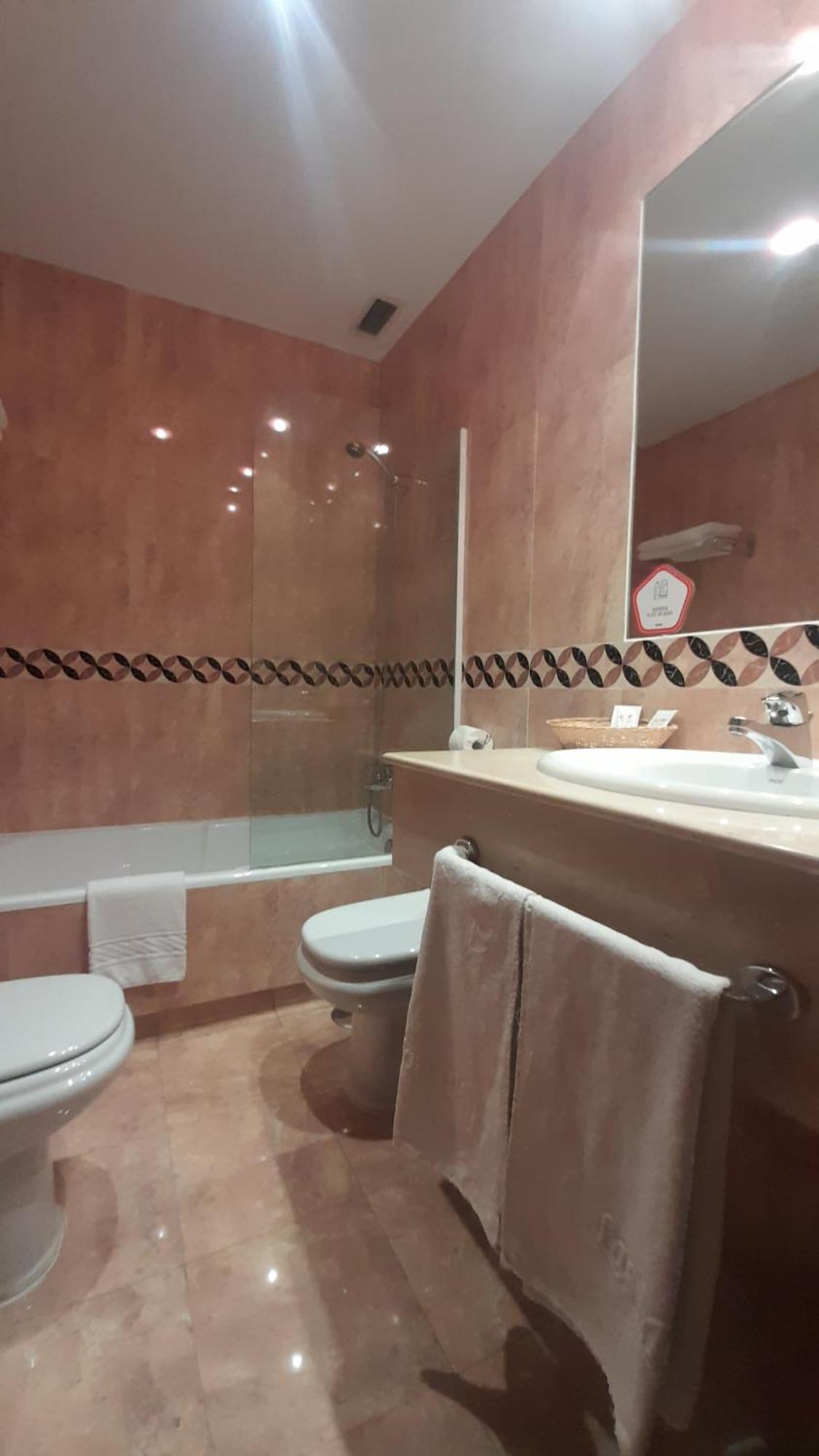 Hotel Las Moreras 莱昂 外观 照片