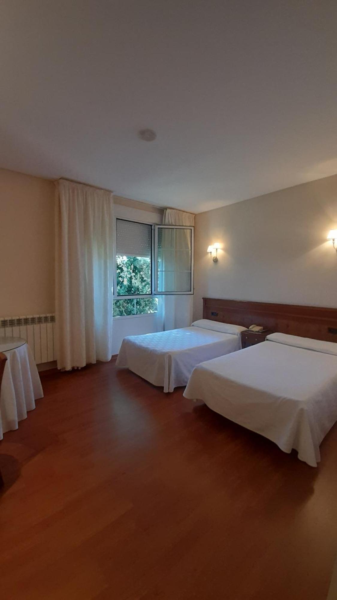 Hotel Las Moreras 莱昂 外观 照片